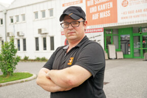 Florian Mayer von der E&B KANTTEILE GmbH